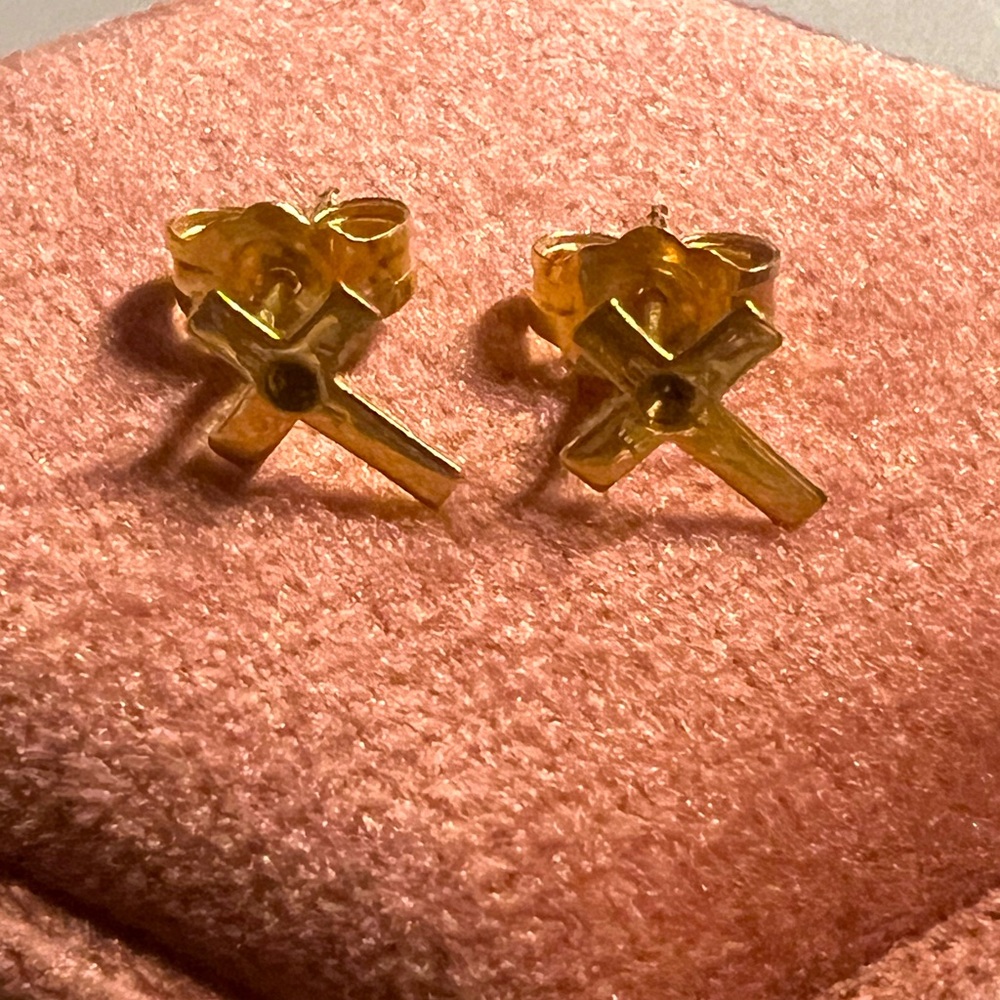 14k gold Vintage Cross Stud Earrings